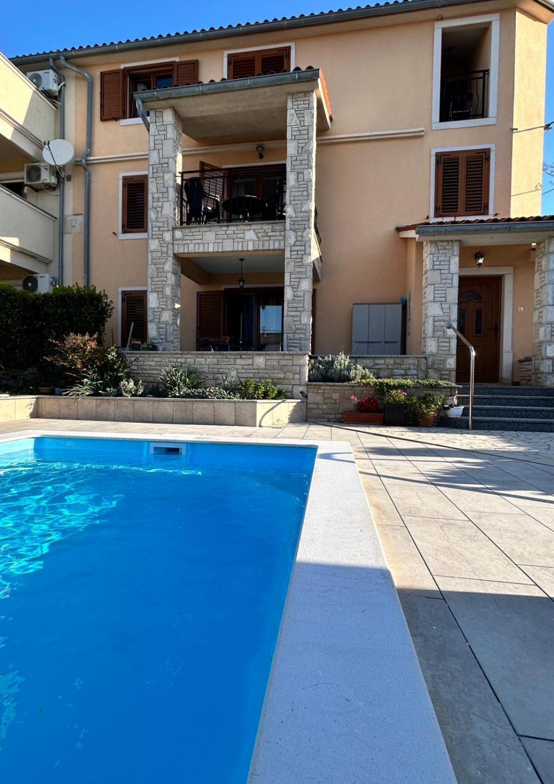 Villa Krasa Sea View Apartmants With Pool Liznjan Luaran gambar