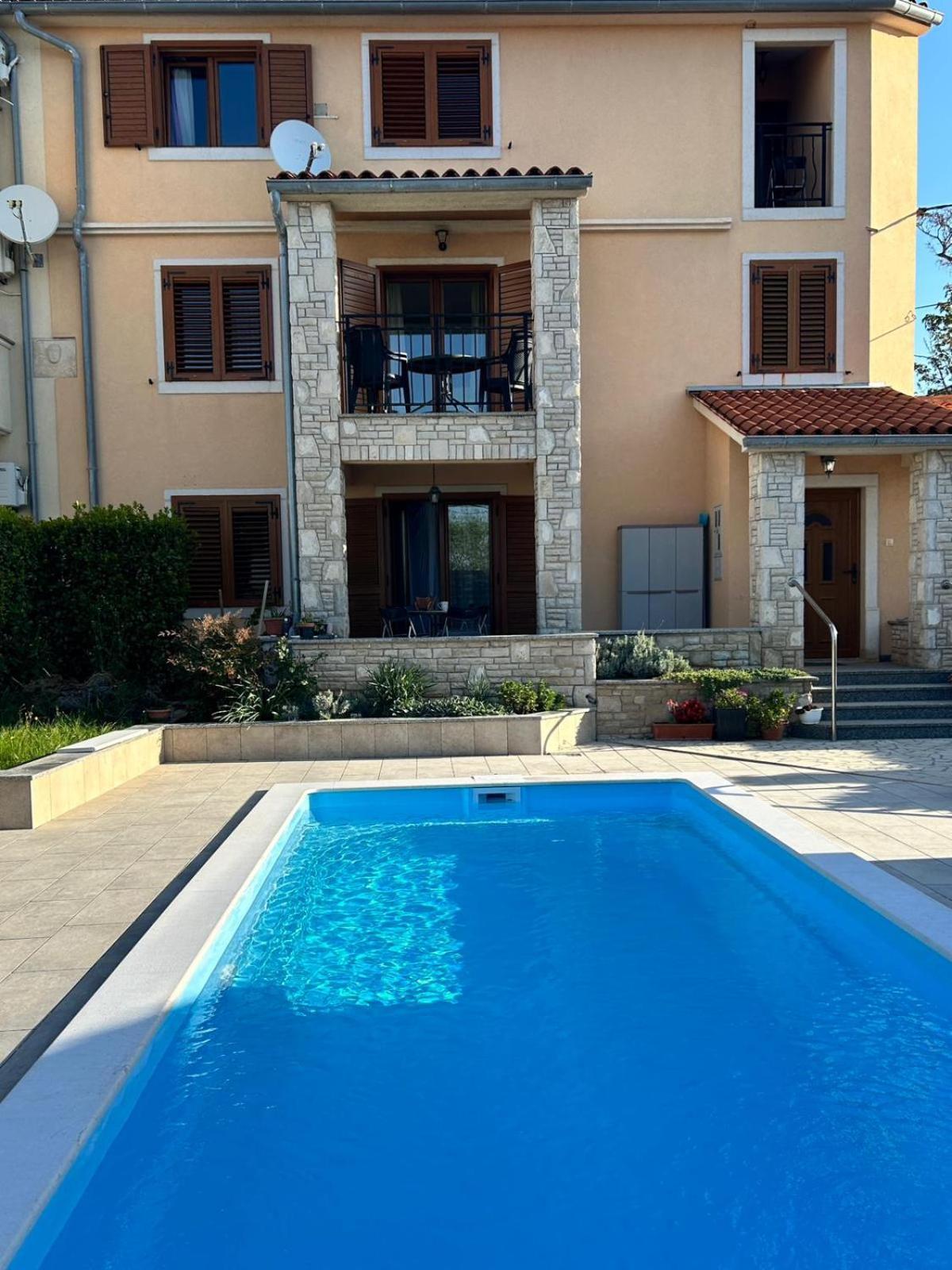 Villa Krasa Sea View Apartmants With Pool Liznjan Luaran gambar