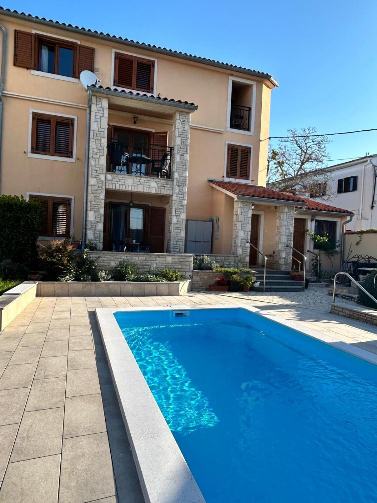 Villa Krasa Sea View Apartmants With Pool Liznjan Luaran gambar