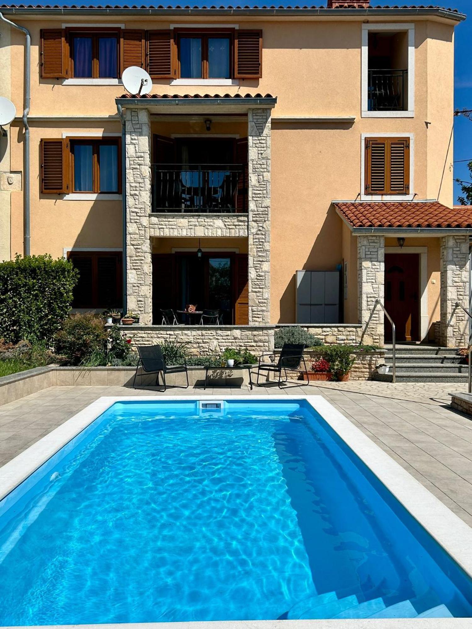 Villa Krasa Sea View Apartmants With Pool Liznjan Luaran gambar