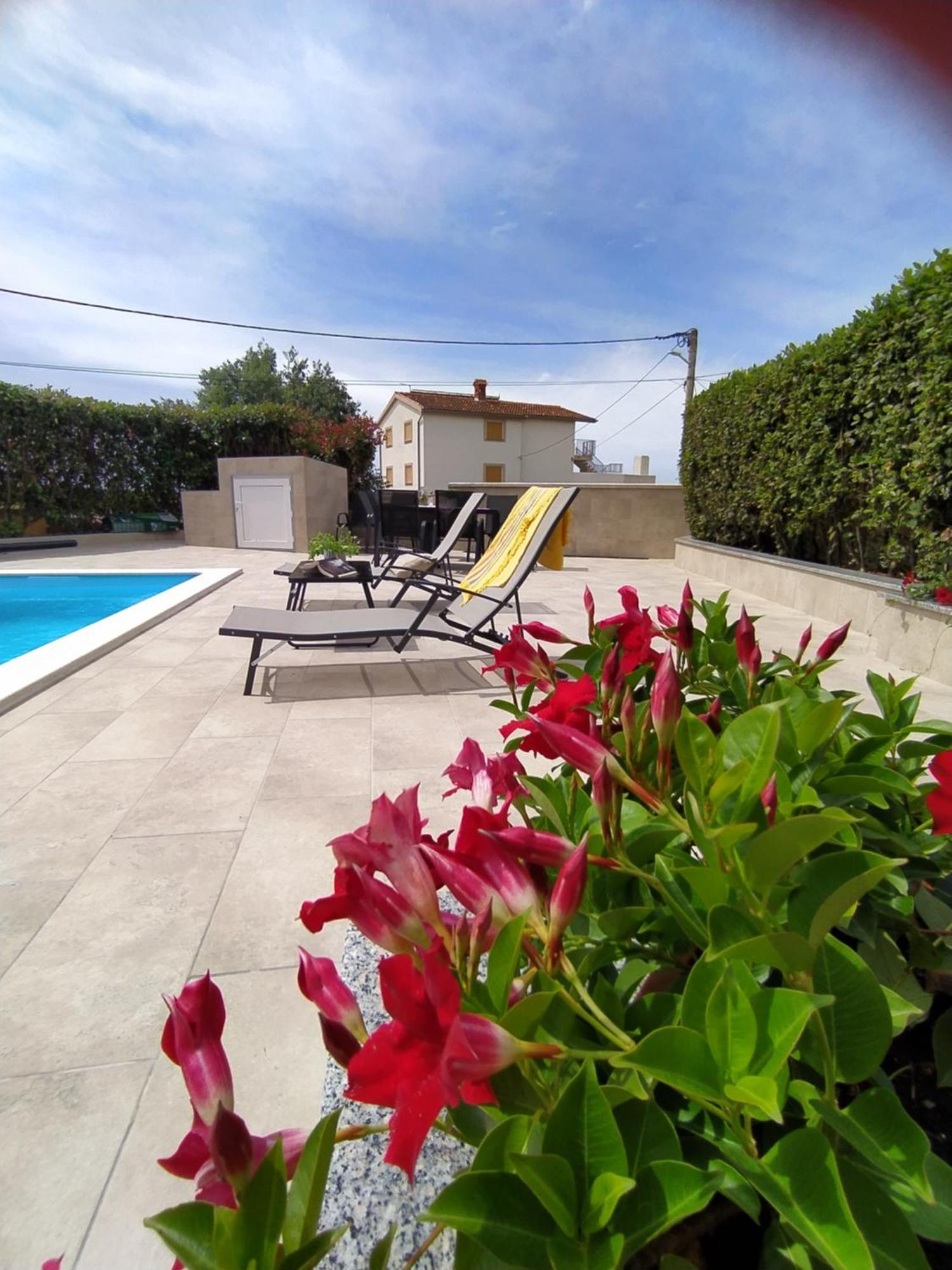 Villa Krasa Sea View Apartmants With Pool Liznjan Luaran gambar