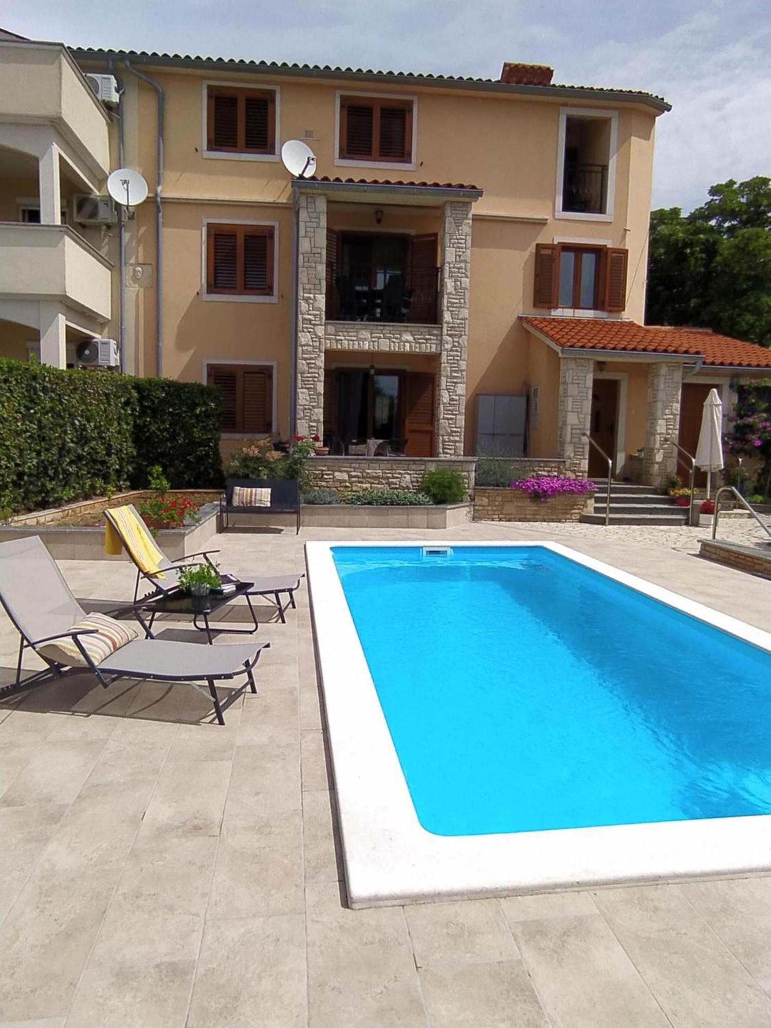 Villa Krasa Sea View Apartmants With Pool Liznjan Luaran gambar