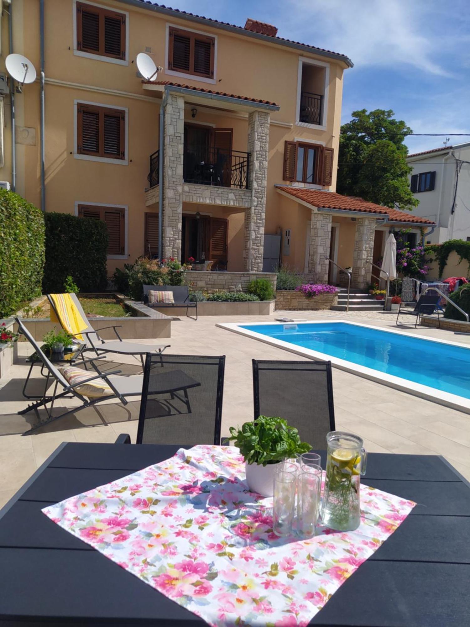 Villa Krasa Sea View Apartmants With Pool Liznjan Luaran gambar